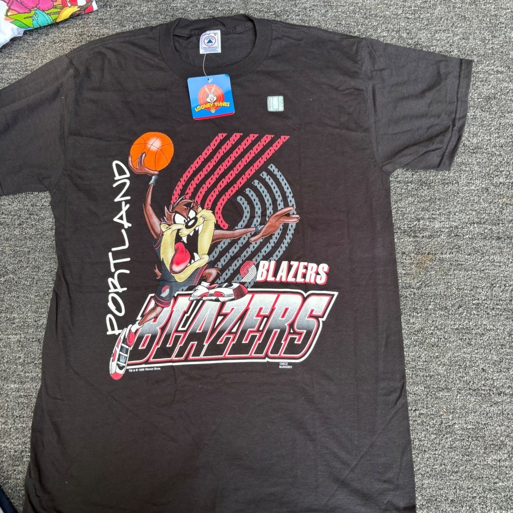 Vintage 90s Portland Blazers Looney Tunes Taz T-Shirt Delta Pro Weight Medium